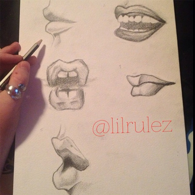 Basic lips in sketchbook