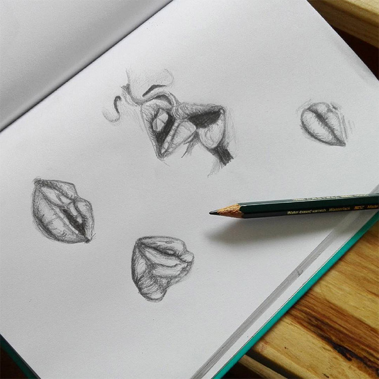 how to draw lips with pencil