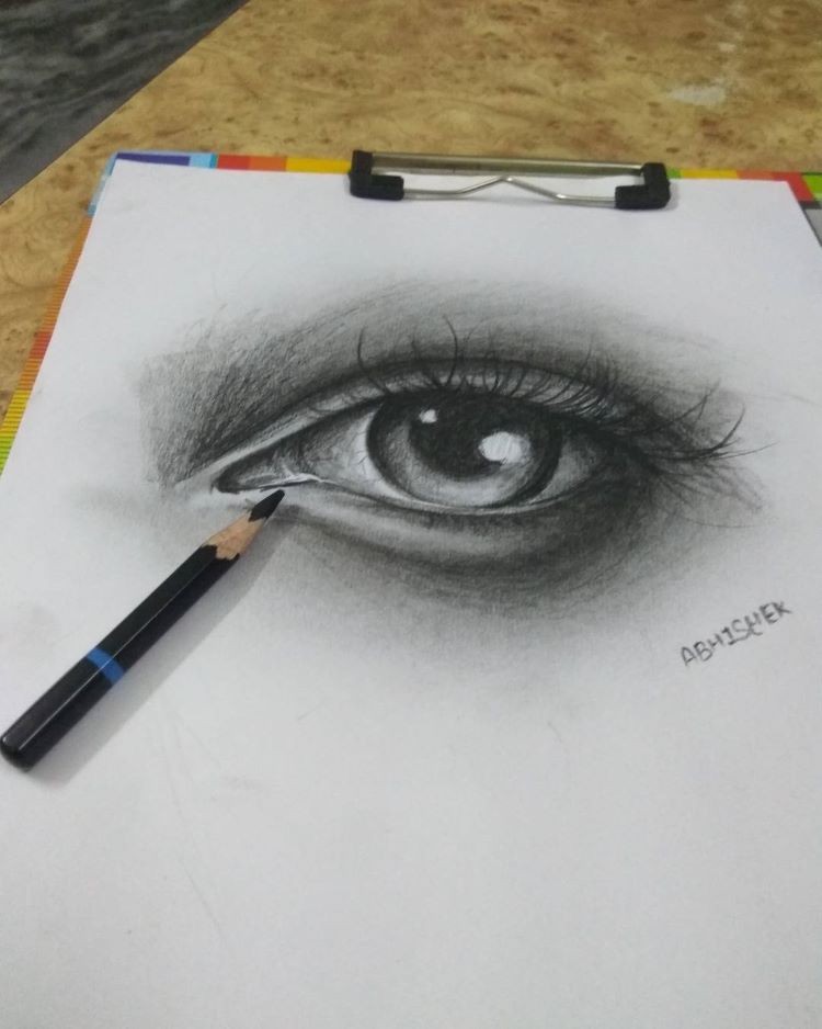 Completed finished eye drawing