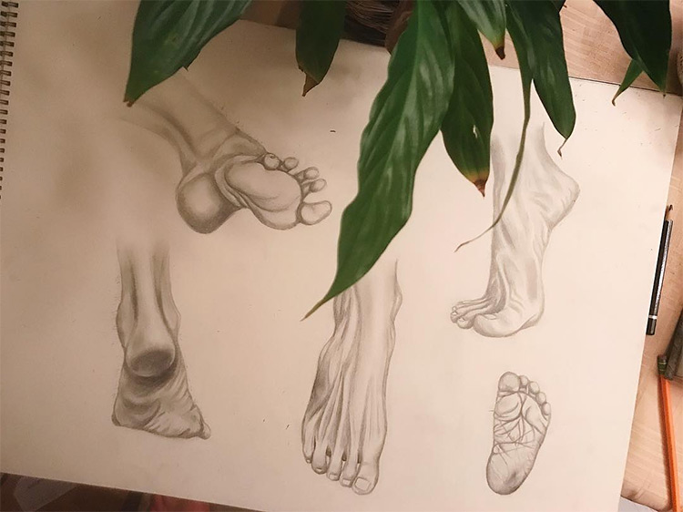 Quick sketches of feet