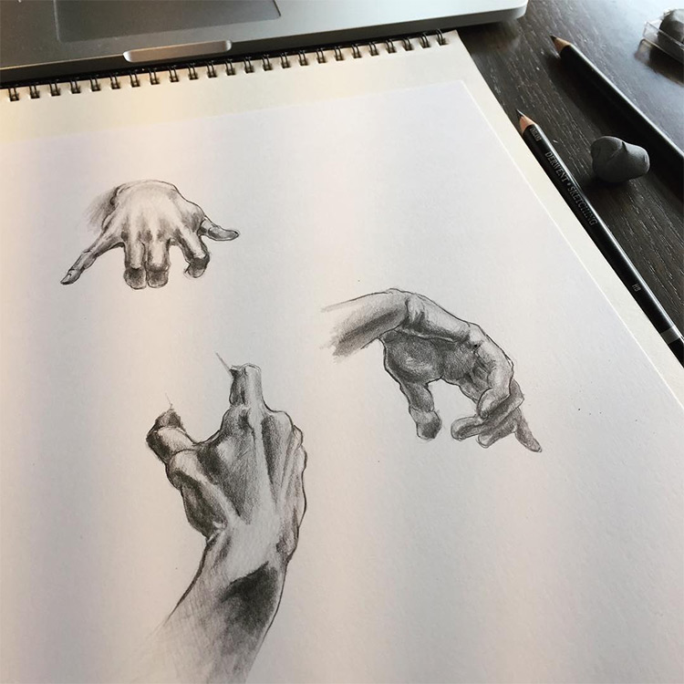 drawing realistic hands